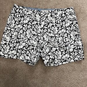 Banana Republic Floral Hampton Fit Shorts Size 6 EUC